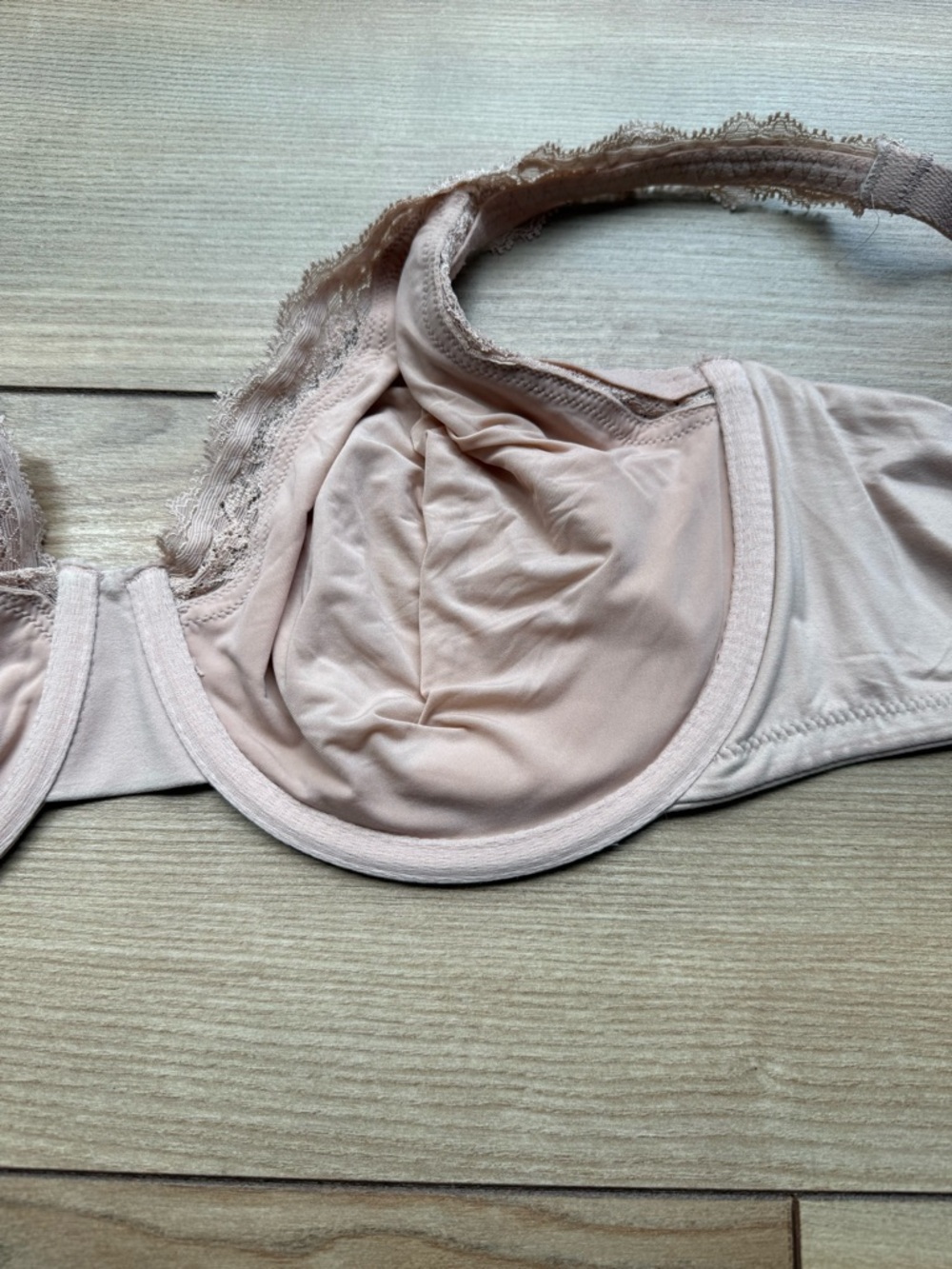 Wacoal Embrace Lace Underwire Bra - Picture 6 of 6